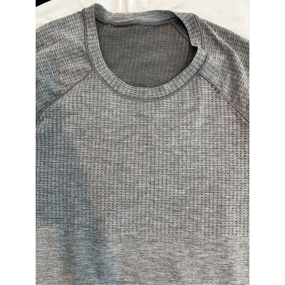 Lot of (3) Lululemon Men’s short sleeve t shirts, Med $204 A3 - Picture 4 of 7